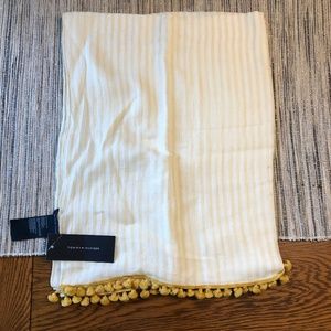 NWT Tommy Hilfiger Scarf